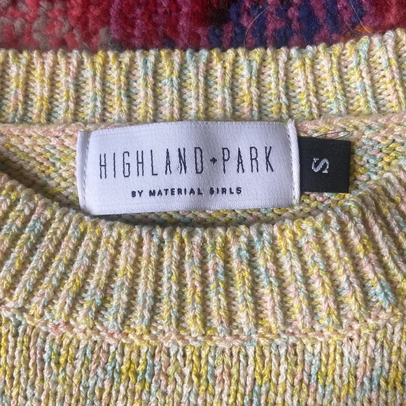 Super cute puffy sleeve top - Picture 3 of 4